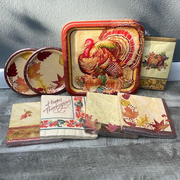 NWT Thanksgiving Paper Goods Bundle - Picture 1 of 16